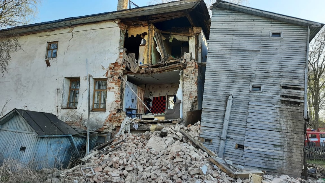 В Кадникове обрушилась часть жилого трёхэтажного дома