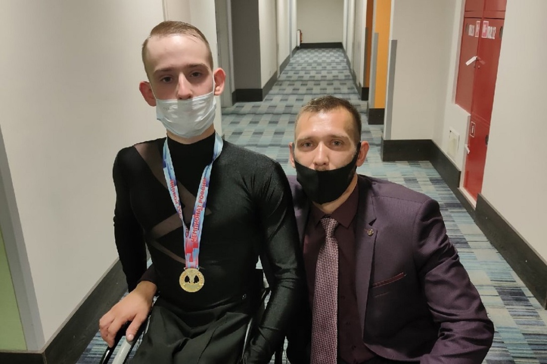 Житель Череповца выиграл золотую медаль чемпионата России по танцам на колясках