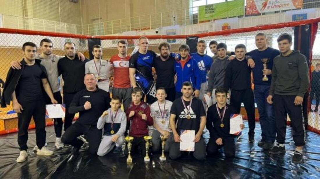 Вологодская сборная завоевала 10 медалей на чемпионате и Первенстве СЗФО РФ по боксу