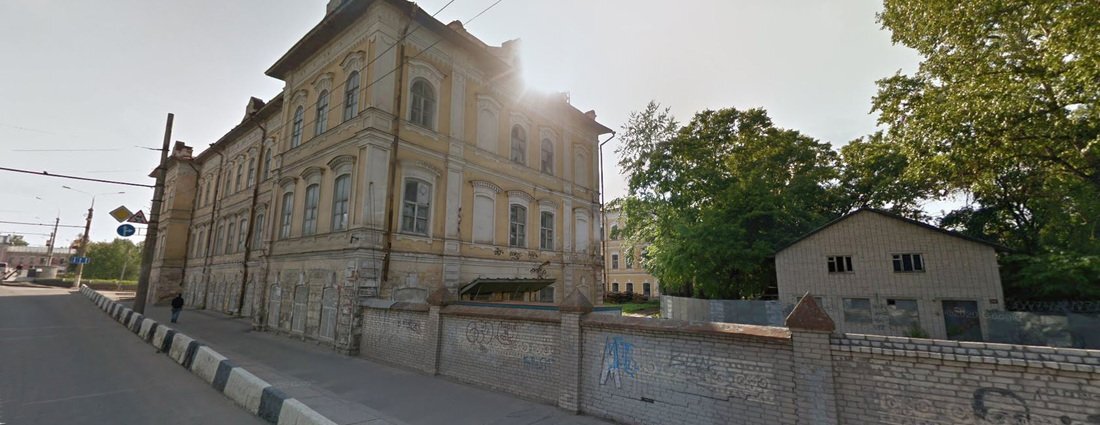 В здании заброшенного военного госпиталя в Вологде вновь произошел пожар