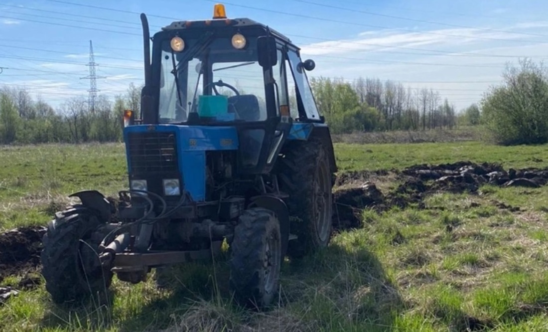Работы по окашиванию травы в полосе отвода начались в Вологодской области