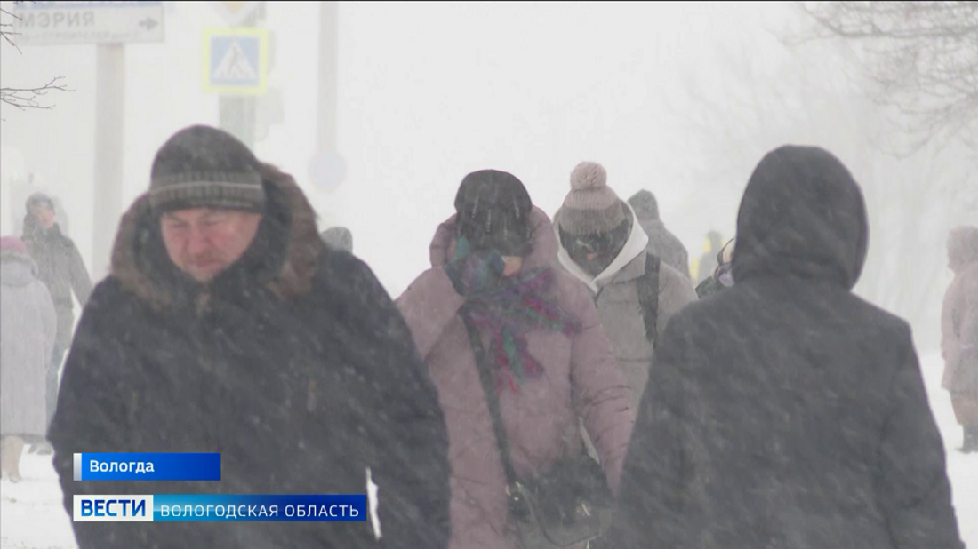 Снежный коллапс: мощный циклон накрыл большую часть Вологодской области