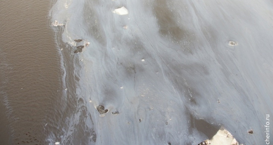 Источник масляного пятна обнаружен на реке Ягорбе